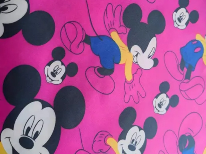 100% Polyester Typis Taffeta Fabric cum PVC Coating pro Raincoat/Sacculis.